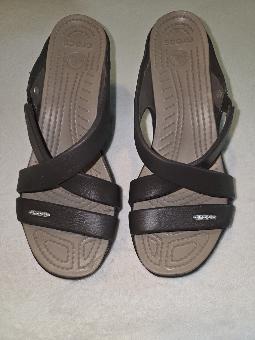 CROCS Women’s Brown Strappy Croslite Heels